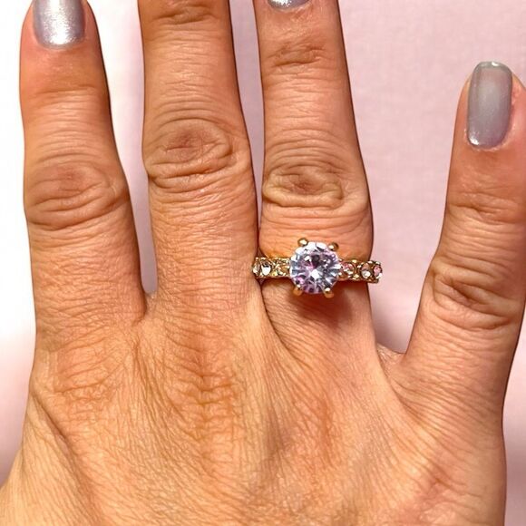 White Cubic Zirconia Gold Tone Ring Size 8.75 - Picture 4 of 5